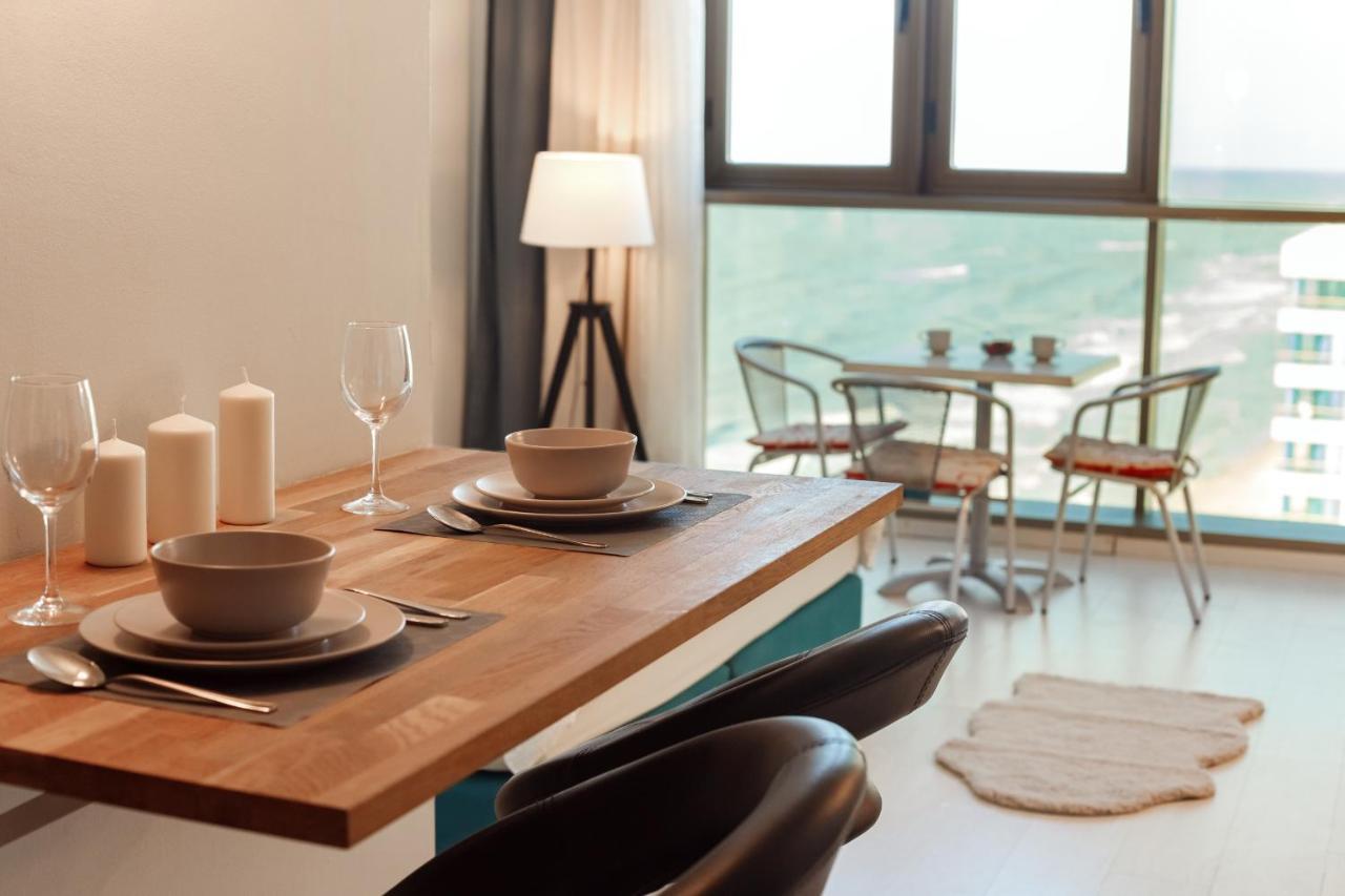 Apartamento Sunny Sea View Studio Herzelia Exterior foto